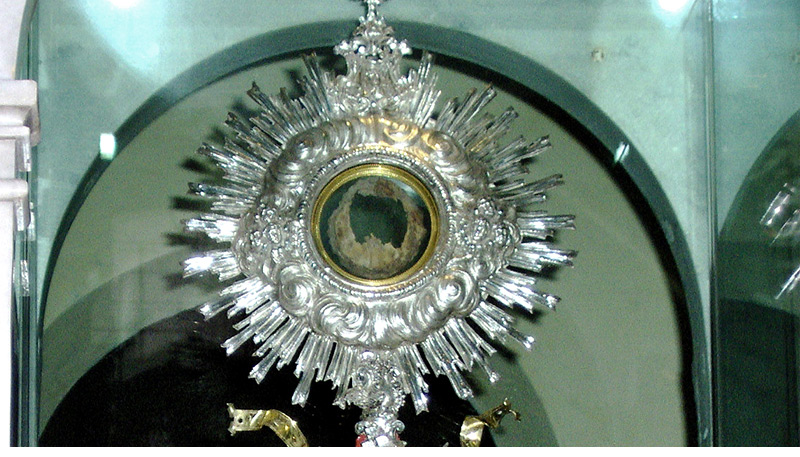 Lanciano: the Church of St. Francis holds the relics of the earliest-known Eucharistic Miracle. During Holy Mass a priest, doubtful of the Body of the Lord’s presence in the Sacramental Host, after he had pronounced the words of the consecration, witnessed its transformation into flesh and that of the wine into blood.